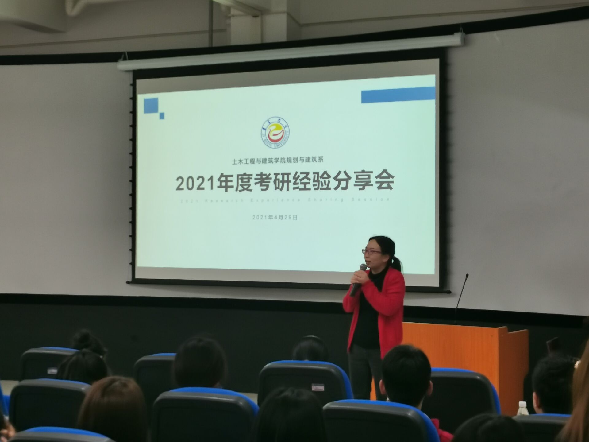 F95B36E97F6AC7FD1E47F17A0BA5217C